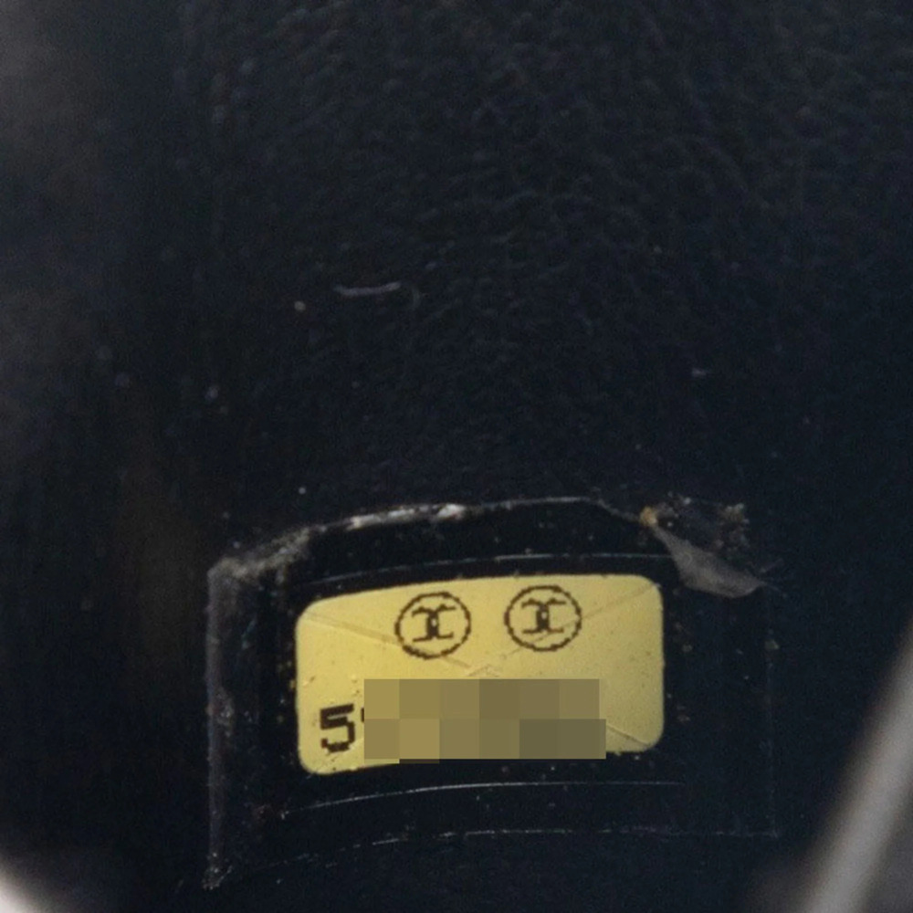 CHANEL Black Caviar Leather Logo Vanity Bag - Picture 6 of 6
